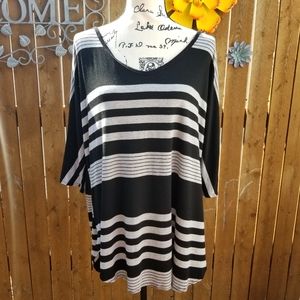 Goo Yoo black and gray top L/XL